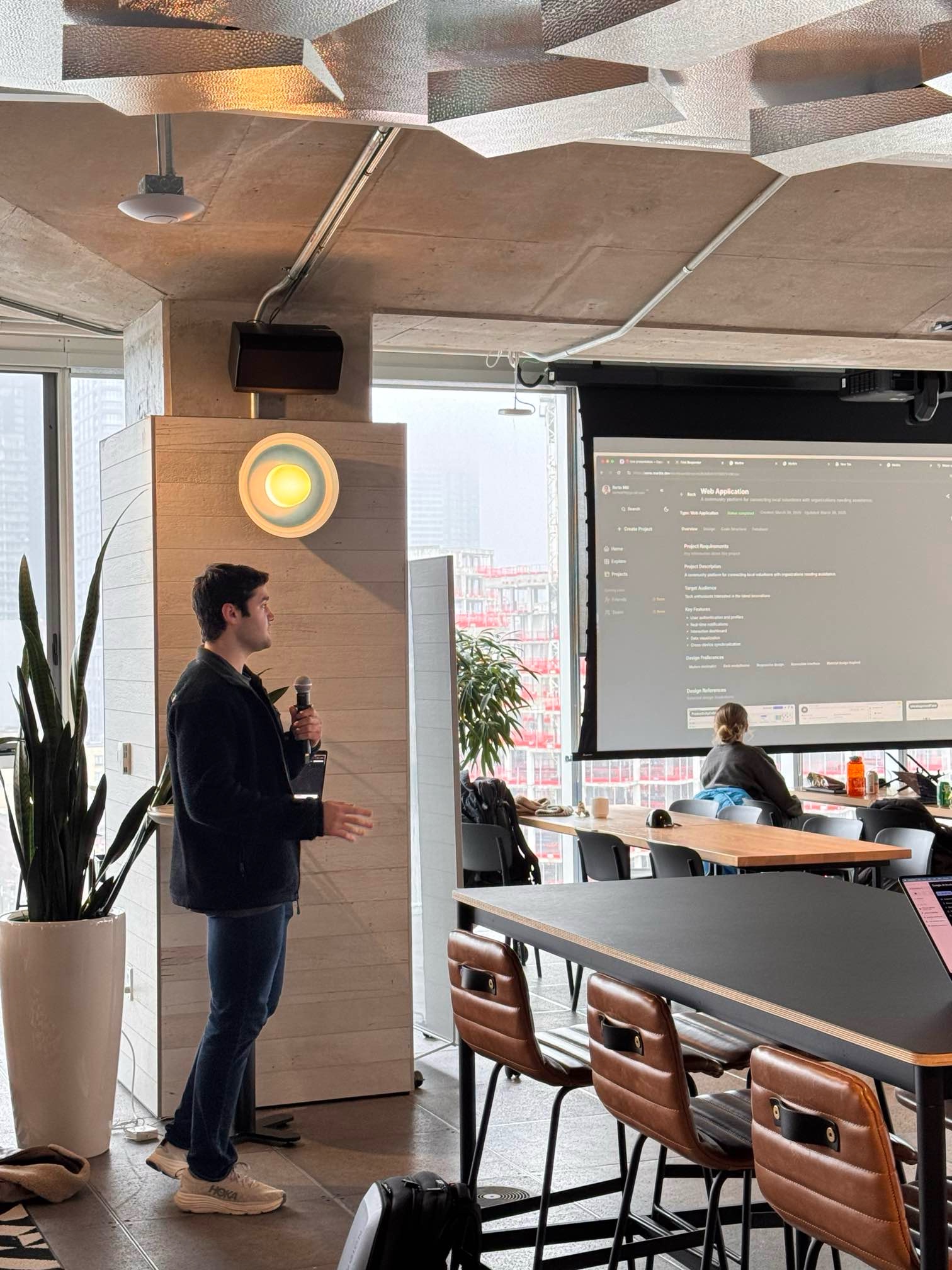 Berto presenting at Shopify Builder Sundays
